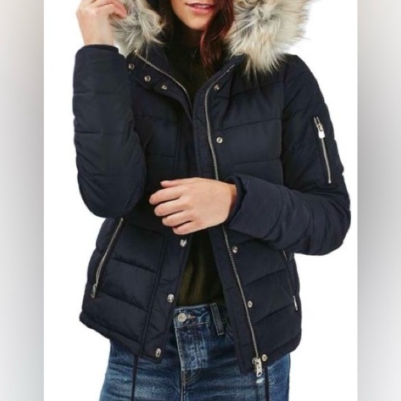 Topshop bomber with huge faux fur hood! - Picture 2 of 8